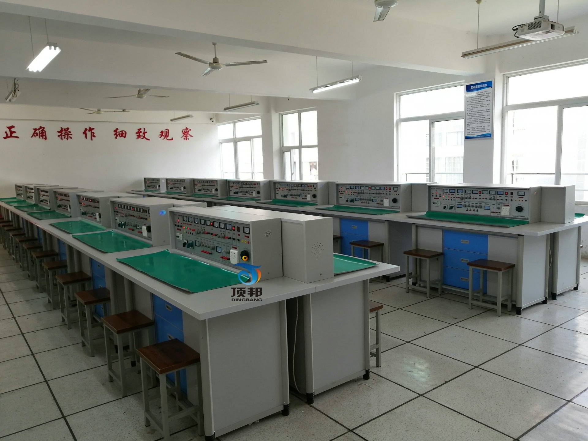 较齐全的功能(详见实验台结构简介)