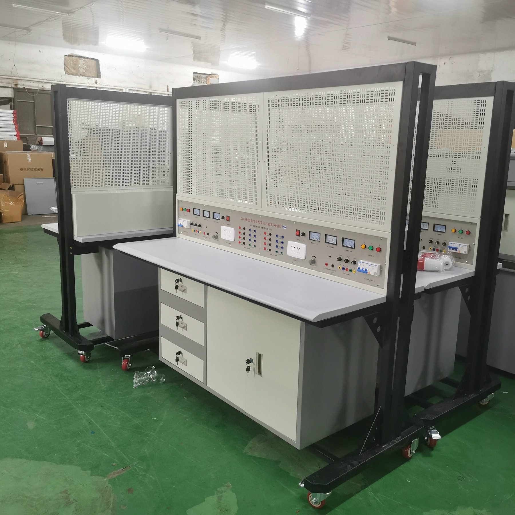 阁下收货时请检查电气装配实训台的货品