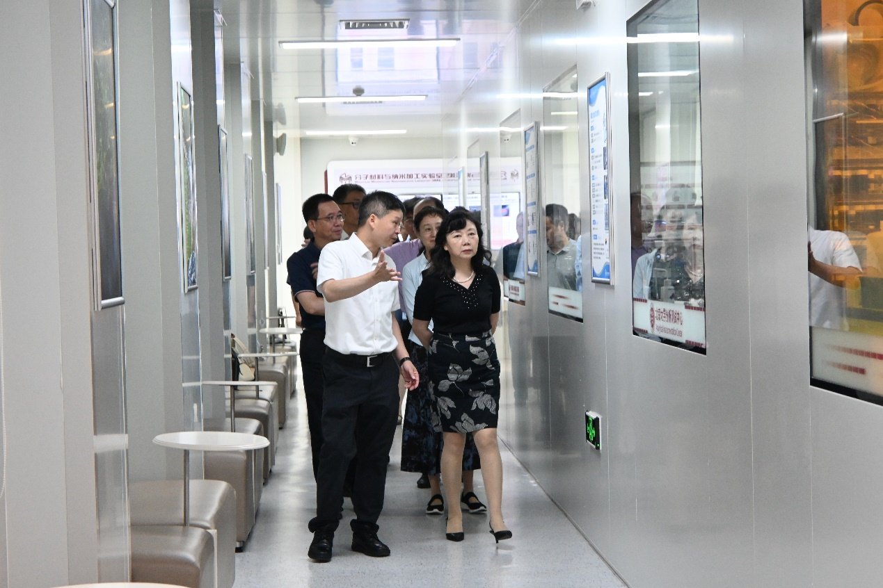 image6.jpeg 北京大学副校长朴世龙代表依托单位出席