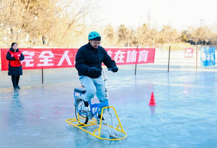 image9.jpeg 滑雪比赛全体合影