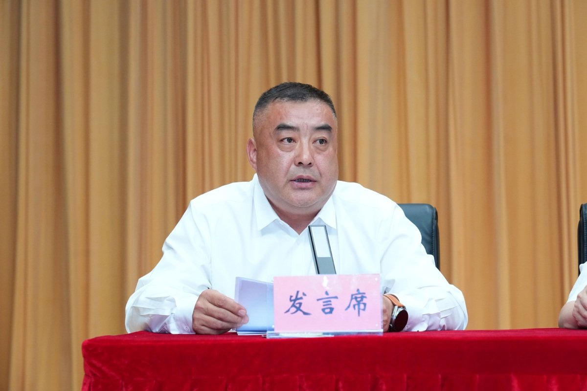黑龙江省政府副秘书长赵荣国